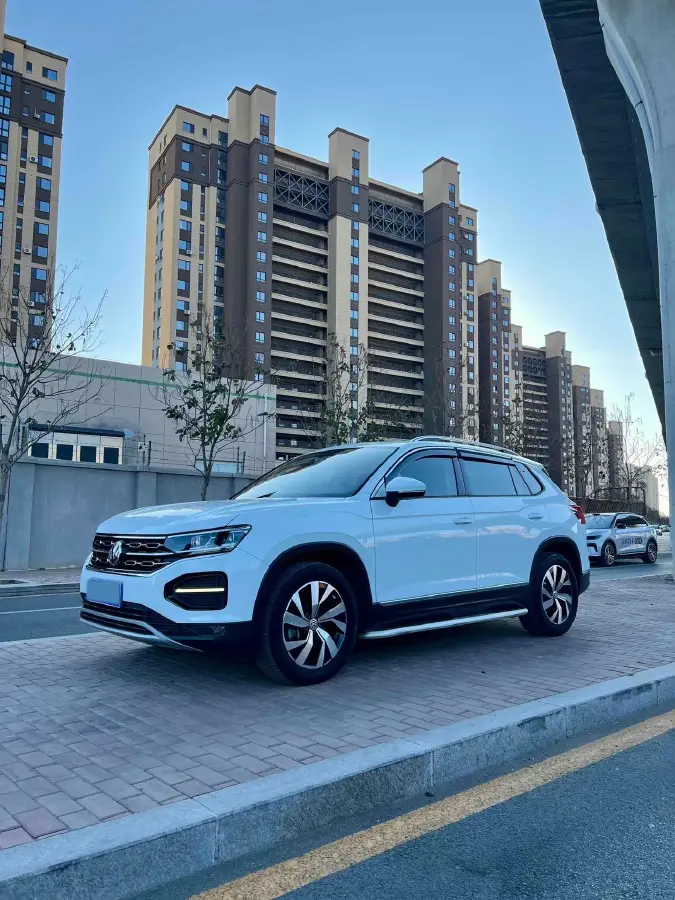 2019 Jeep Cherokee 2.0T 234HP L4 9AT