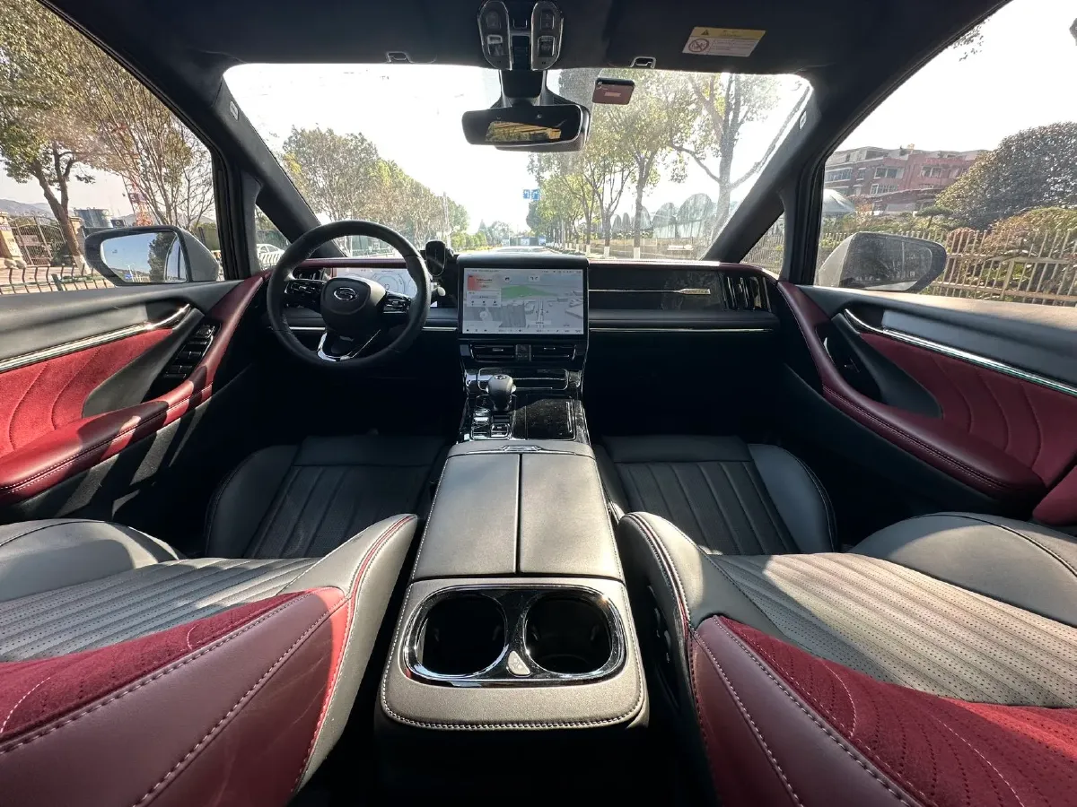 2024 GAC Trumpchi M8 2.0T 190HP L4 E-CVT Hybrid,autocango,china used car exporter,china ev exporter,chinese used car exporter,chinese used ev exporter