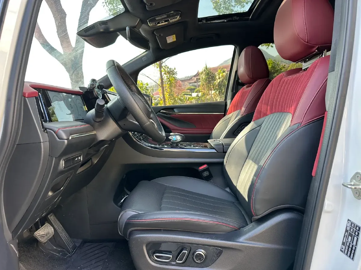 2024 GAC Trumpchi M8 2.0T 190HP L4 E-CVT Hybrid,autocango,china used car exporter,china ev exporter,chinese used car exporter,chinese used ev exporter