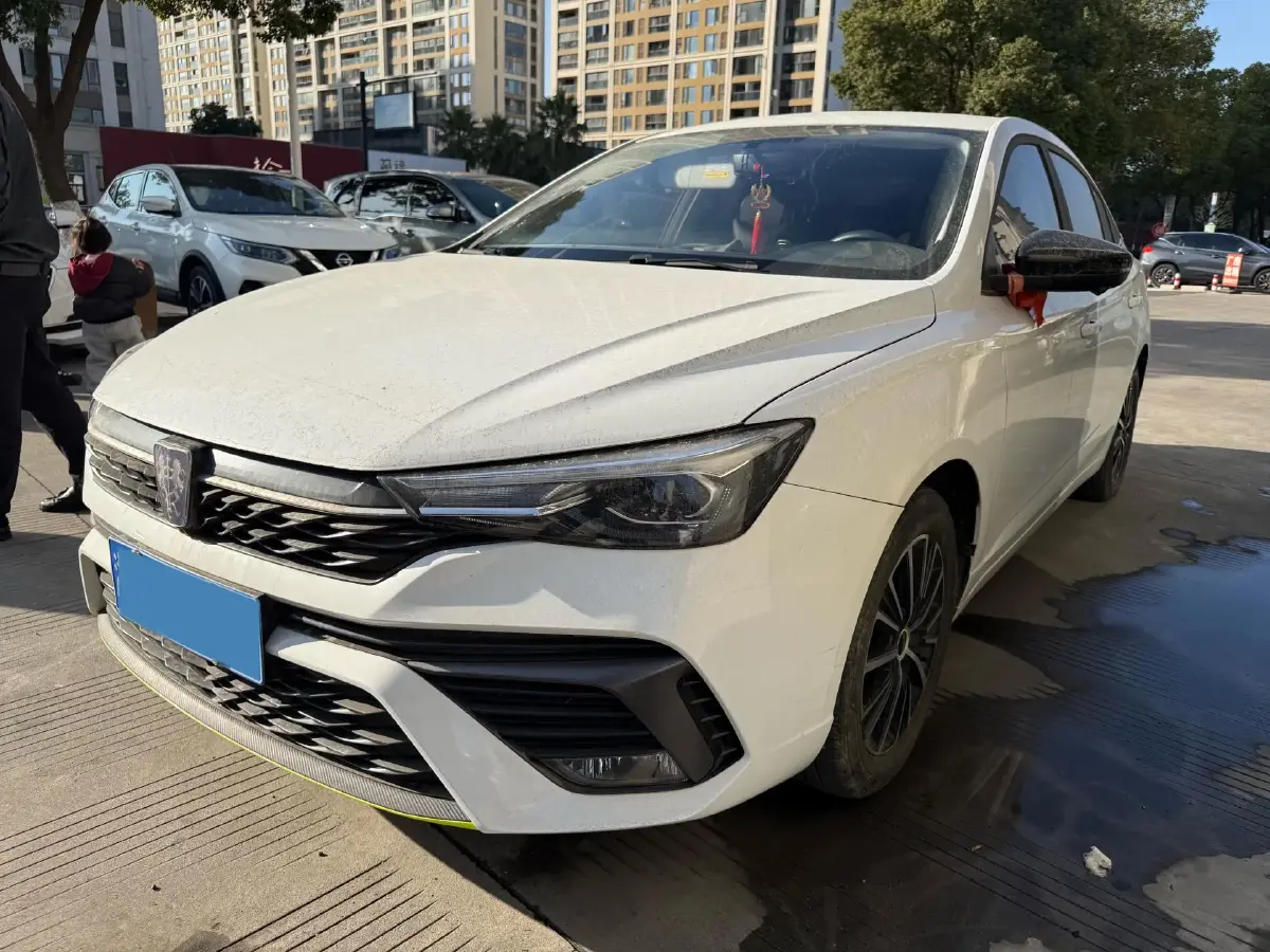 2021 Roewe i5 1.5L 120HP L4 CVT