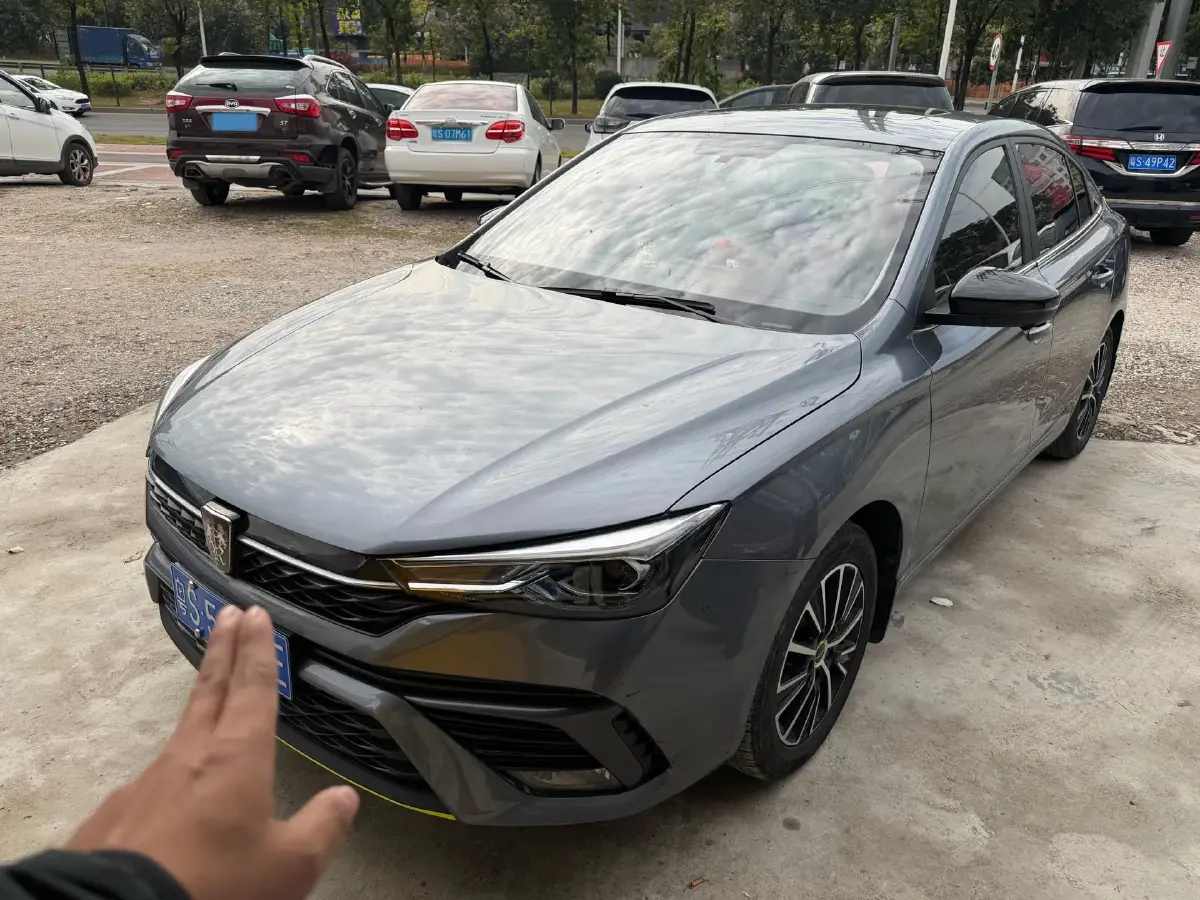 2021 Roewe i5 1.5L 120HP L4 CVT
