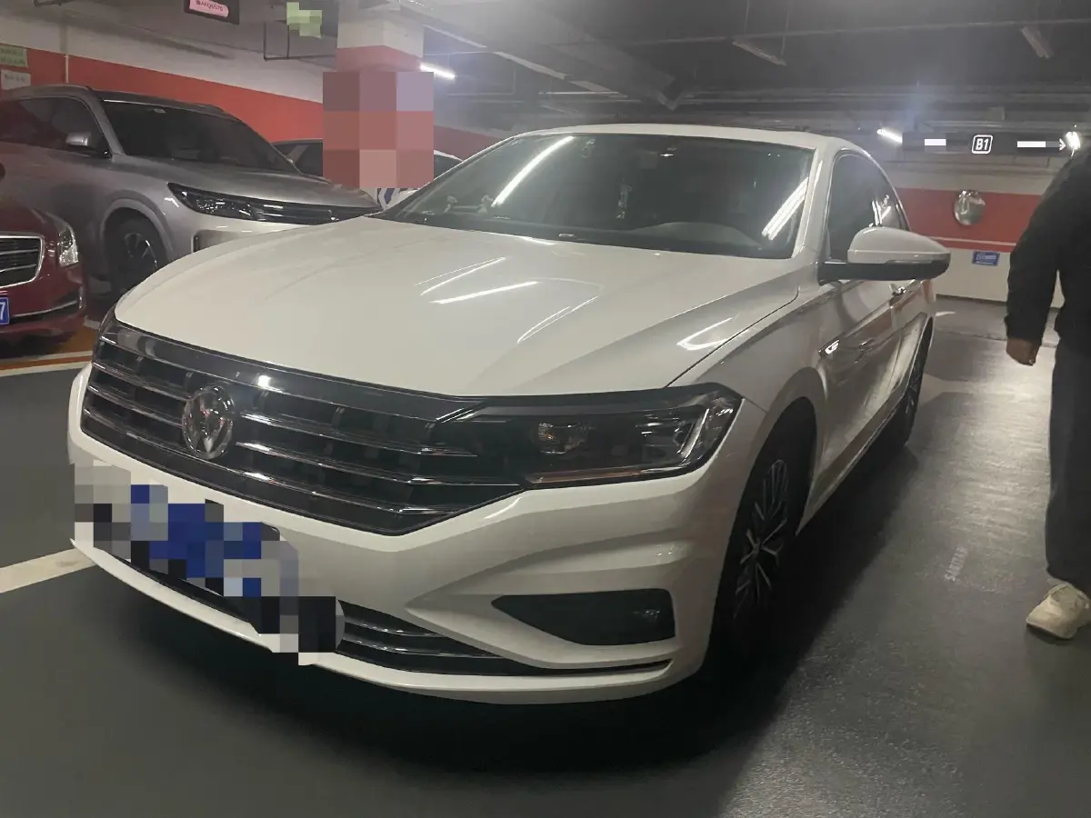 2020 Volkswagen Sagitar 1.2T 116HP L4 7DCT