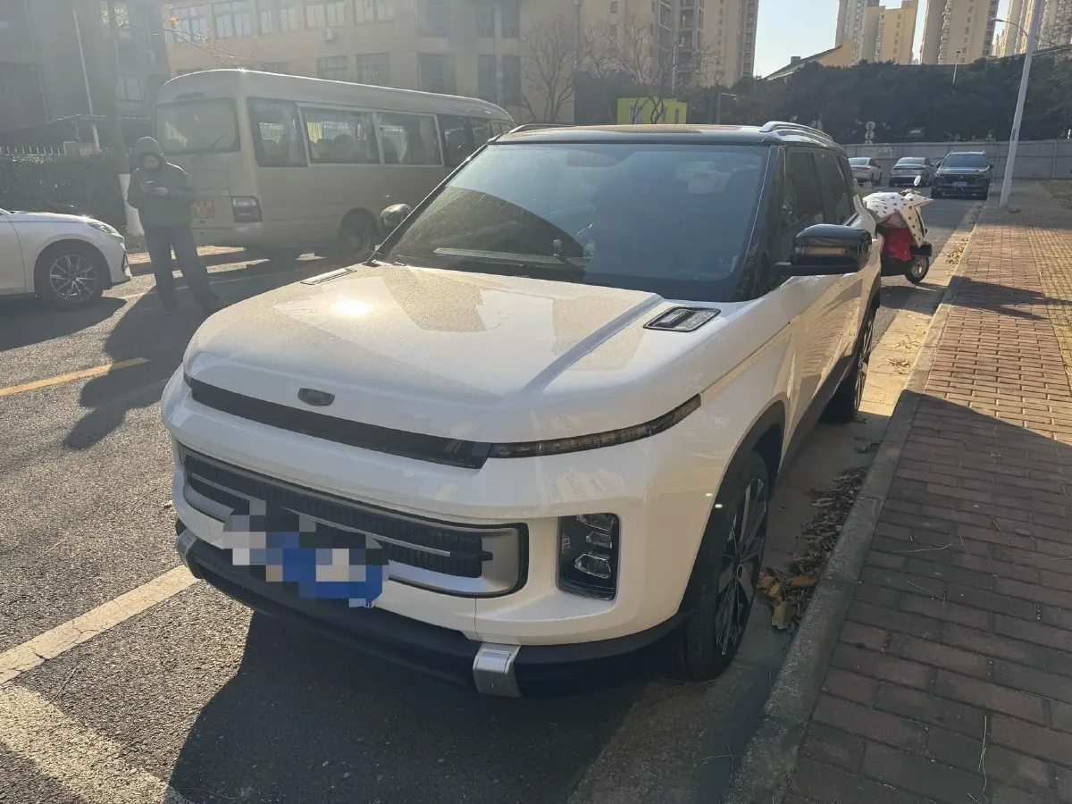 2023 Geely ICON 1.5T 181HP L4 7DCT,autocango,china used car exporter,china ev exporter,chinese used car exporter,chinese used ev exporter