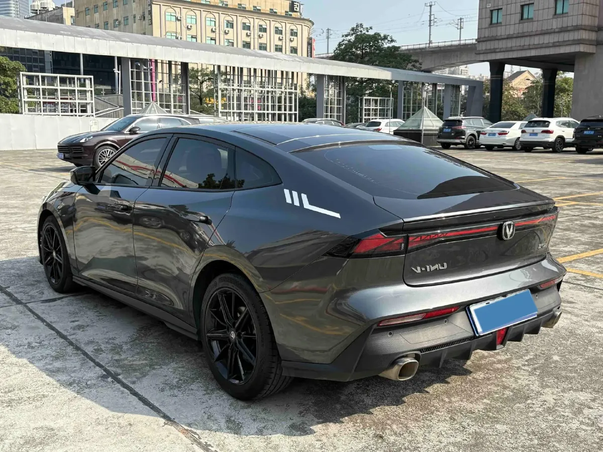 2022 ChangAn UNI-V 1.5T 188HP L4 7DCT,autocango,china used car exporter,china ev exporter,chinese used car exporter,chinese used ev exporter