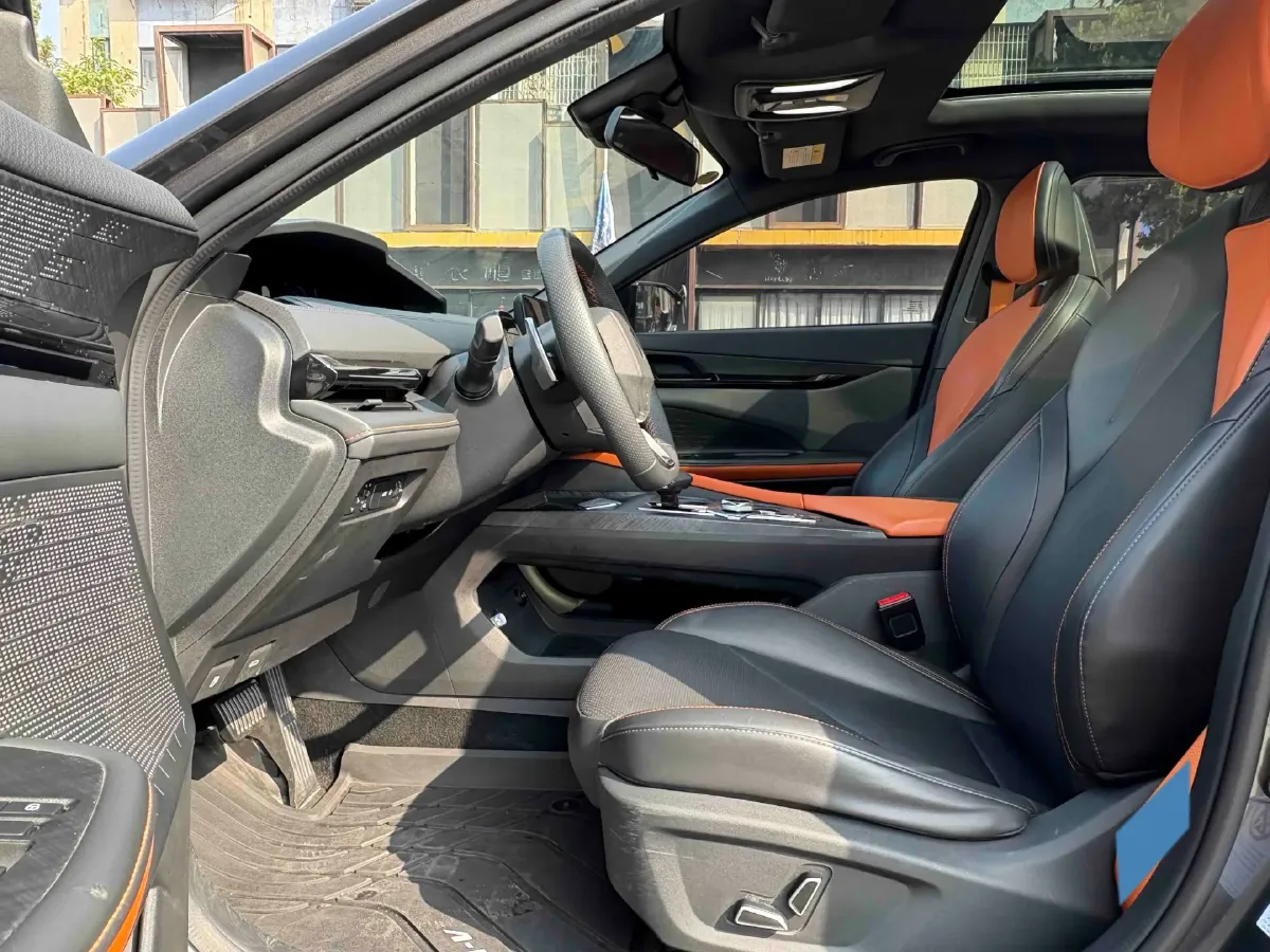 2022 ChangAn UNI-V 1.5T 188HP L4 7DCT,autocango,china used car exporter,china ev exporter,chinese used car exporter,chinese used ev exporter