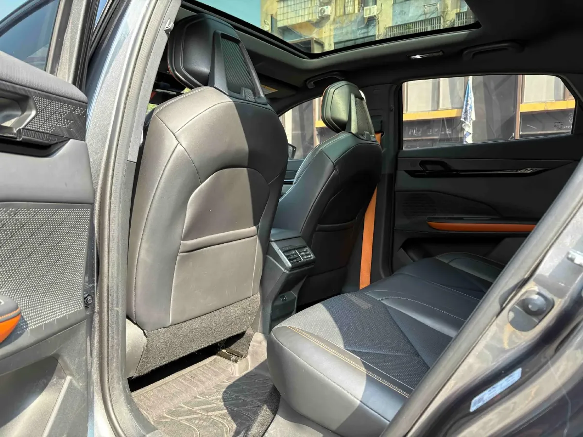 2022 ChangAn UNI-V 1.5T 188HP L4 7DCT,autocango,china used car exporter,china ev exporter,chinese used car exporter,chinese used ev exporter