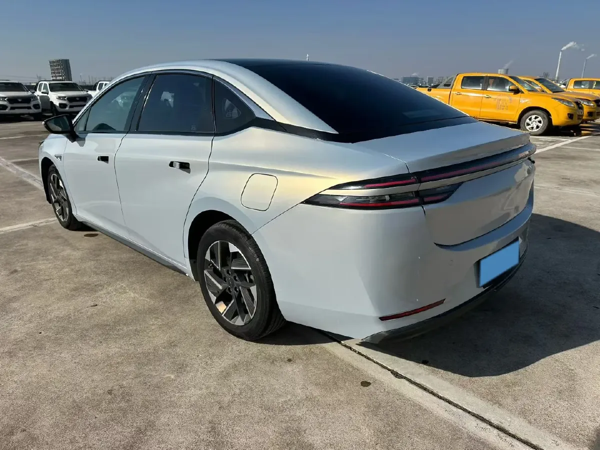 2022 ChangAn Oshan Z6 1.5T 170HP L4 6TCT PHEV 28.4KWH,autocango,china used car exporter,china ev exporter,chinese used car exporter,chinese used ev exporter