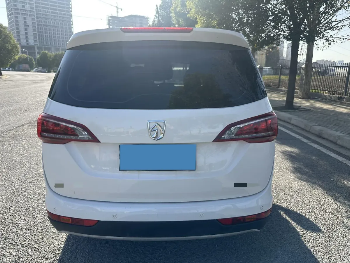 2019 BaoJun 730 1.5L 105HP L4 6MT,autocango,china used car exporter,china ev exporter,chinese used car exporter,chinese used ev exporter