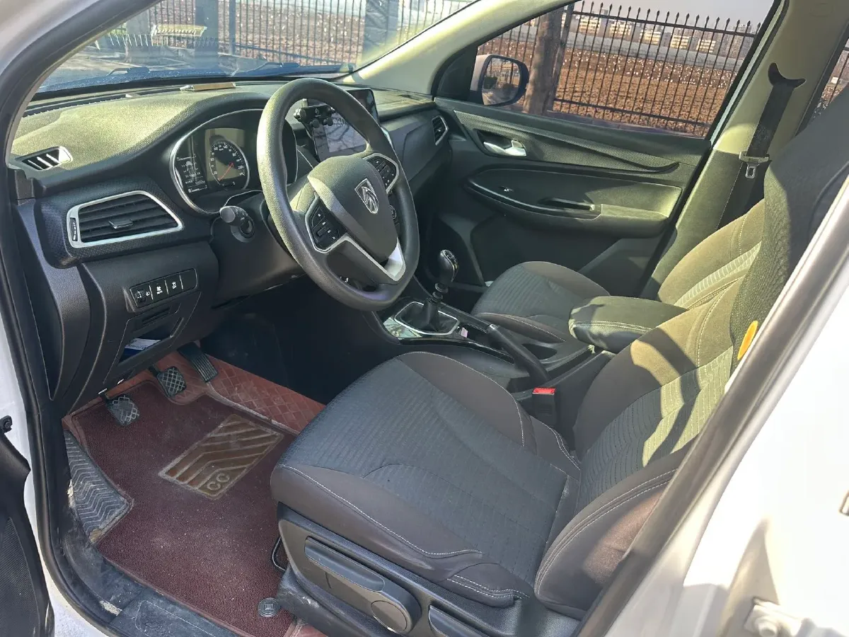 2019 BaoJun 730 1.5L 105HP L4 6MT,autocango,china used car exporter,china ev exporter,chinese used car exporter,chinese used ev exporter