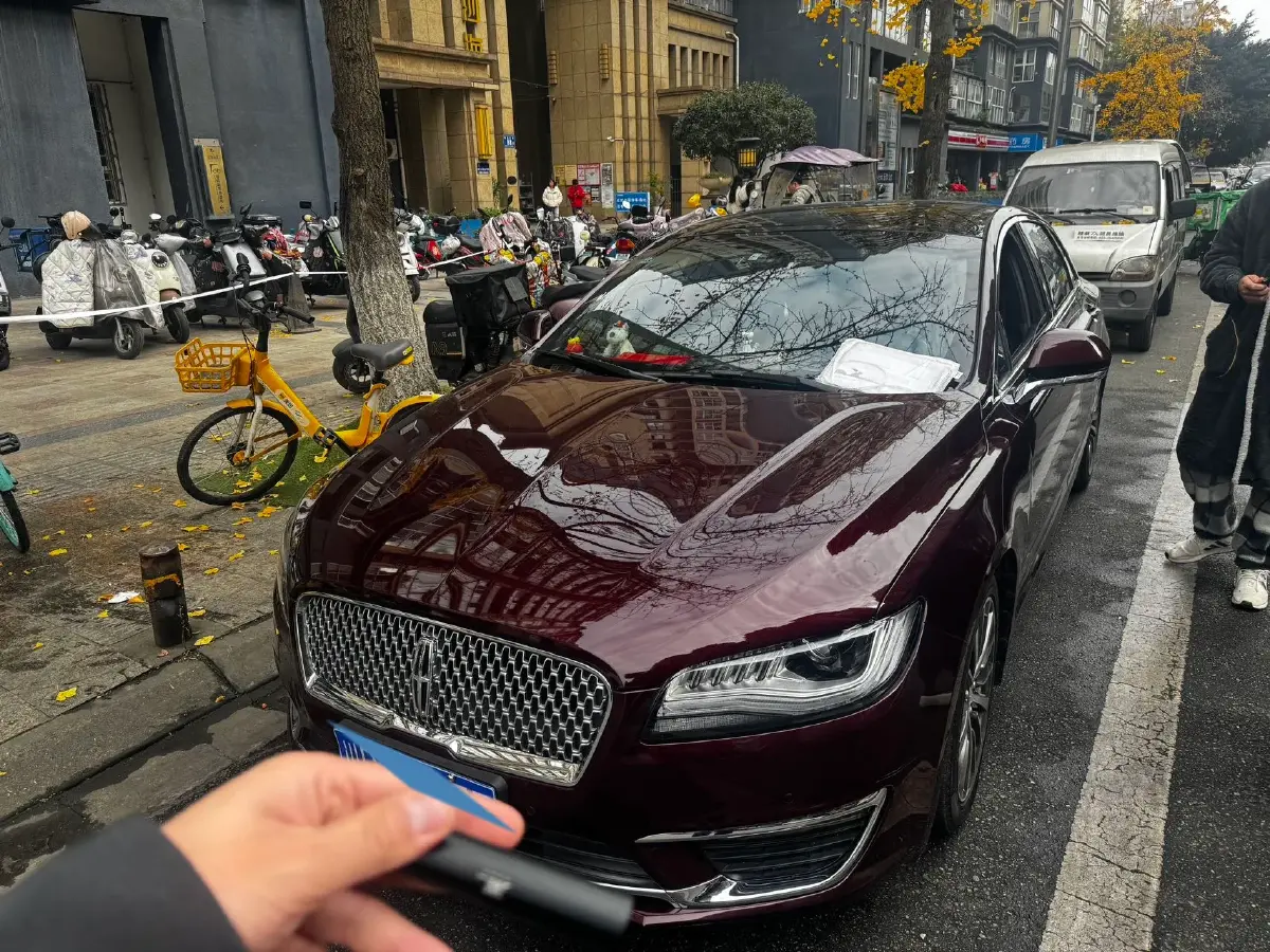 2018 Lincoln MKZ 2.0T 203HP L4 6AT 2018 Lincoln MKZ 2.0T 203HP L4 6AT