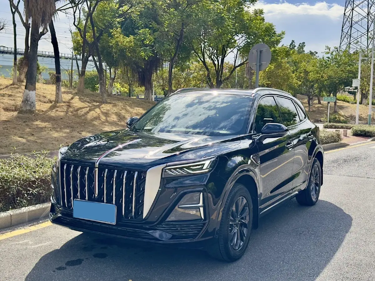 2023 HongQi HS5 2.0T 252HP L4 8AT 2023 HongQi HS5 2.0T 252HP L4 8AT