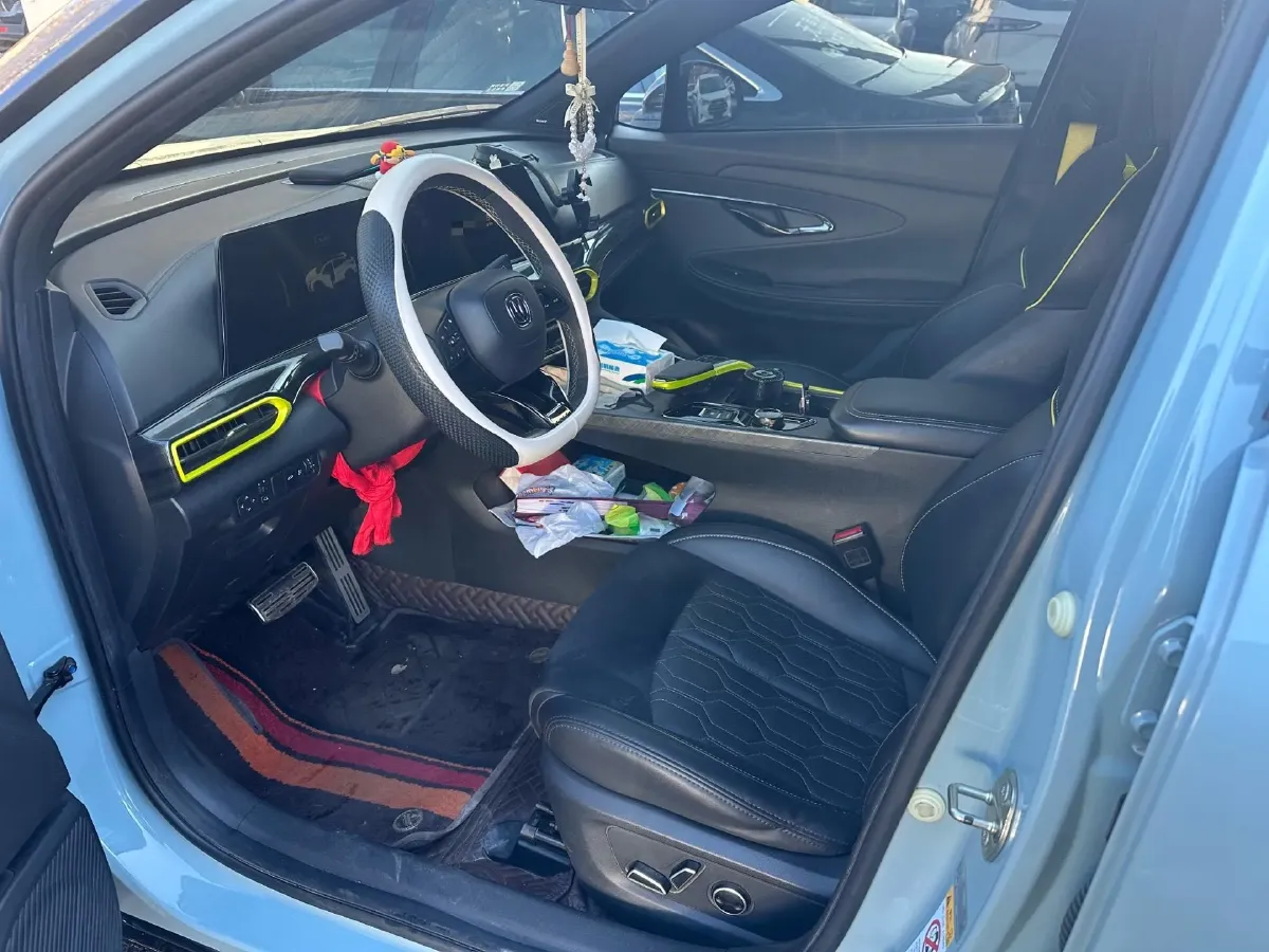 2022 ChangAn UNI-T 2.0T 233HP L4 8AT,autocango,china used car exporter,china ev exporter,chinese used car exporter,chinese used ev exporter