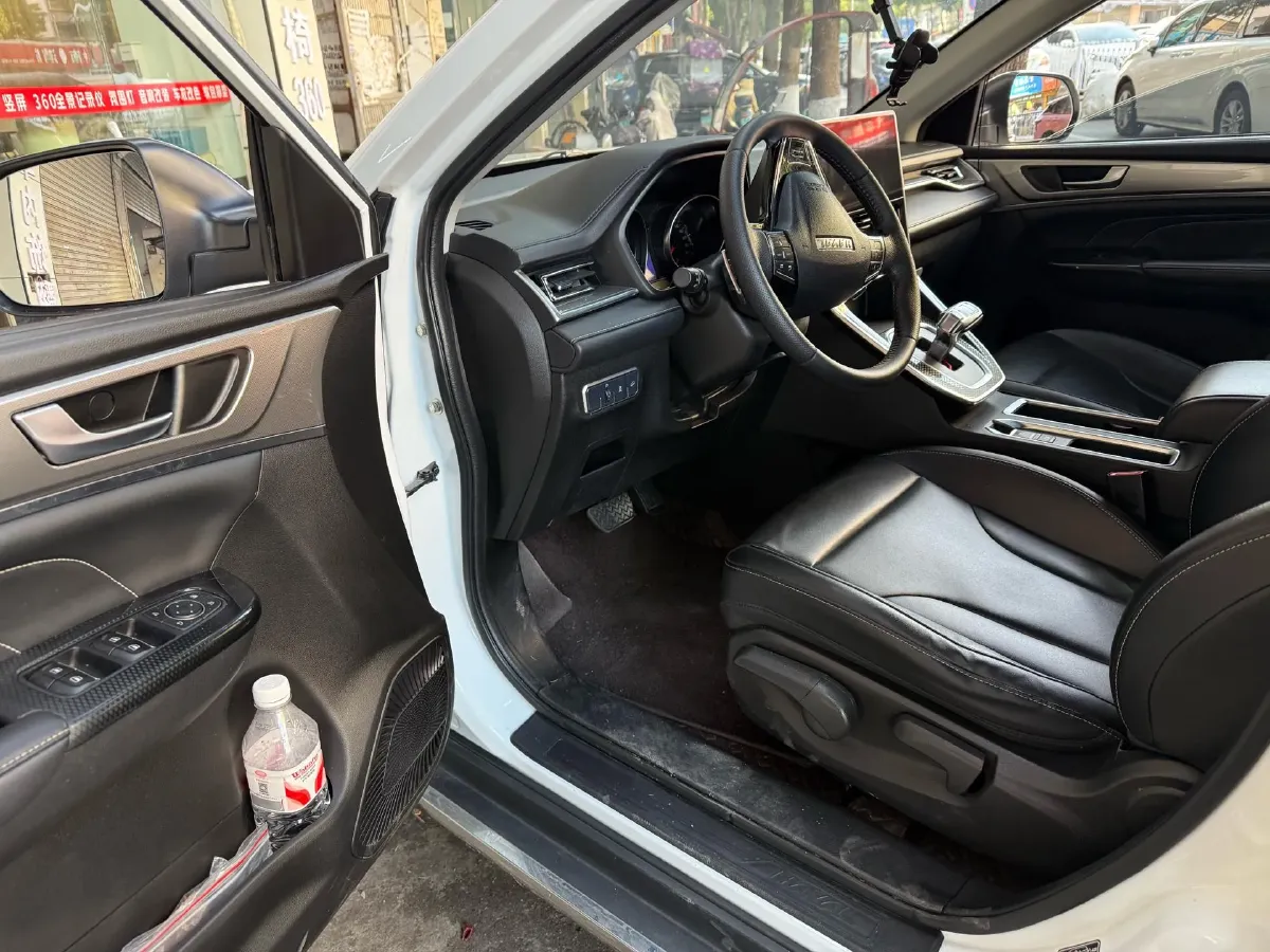 2021 Haval M6 1.5T 150HP L4 7DCT,autocango,china used car exporter,china ev exporter,chinese used car exporter,chinese used ev exporter