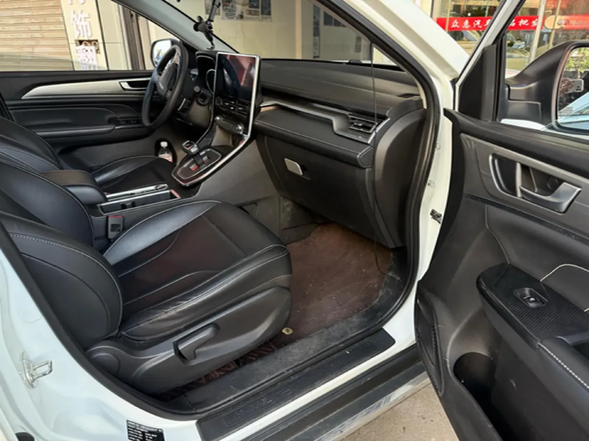 2021 Haval M6 1.5T 150HP L4 7DCT,autocango,china used car exporter,china ev exporter,chinese used car exporter,chinese used ev exporter