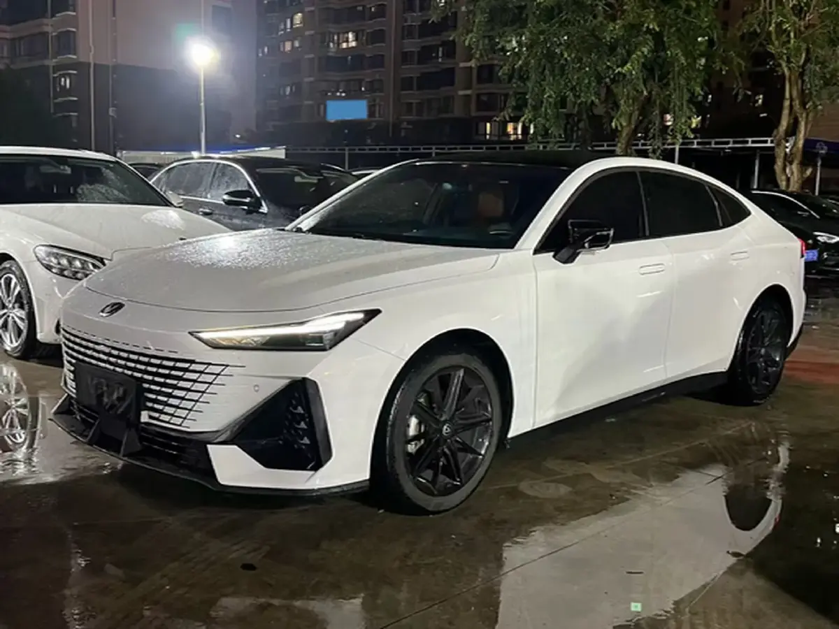 2022 ChangAn UNI-V 1.5T 188HP L4 7DCT