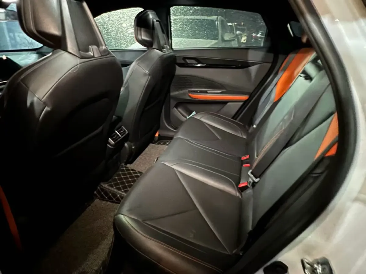 2022 ChangAn UNI-V 1.5T 188HP L4 7DCT,autocango,china used car exporter,china ev exporter,chinese used car exporter,chinese used ev exporter