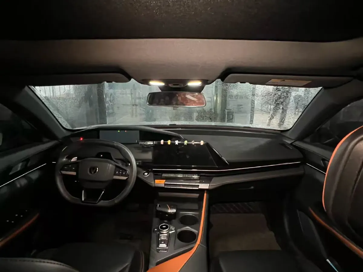 2022 ChangAn UNI-V 1.5T 188HP L4 7DCT,autocango,china used car exporter,china ev exporter,chinese used car exporter,chinese used ev exporter