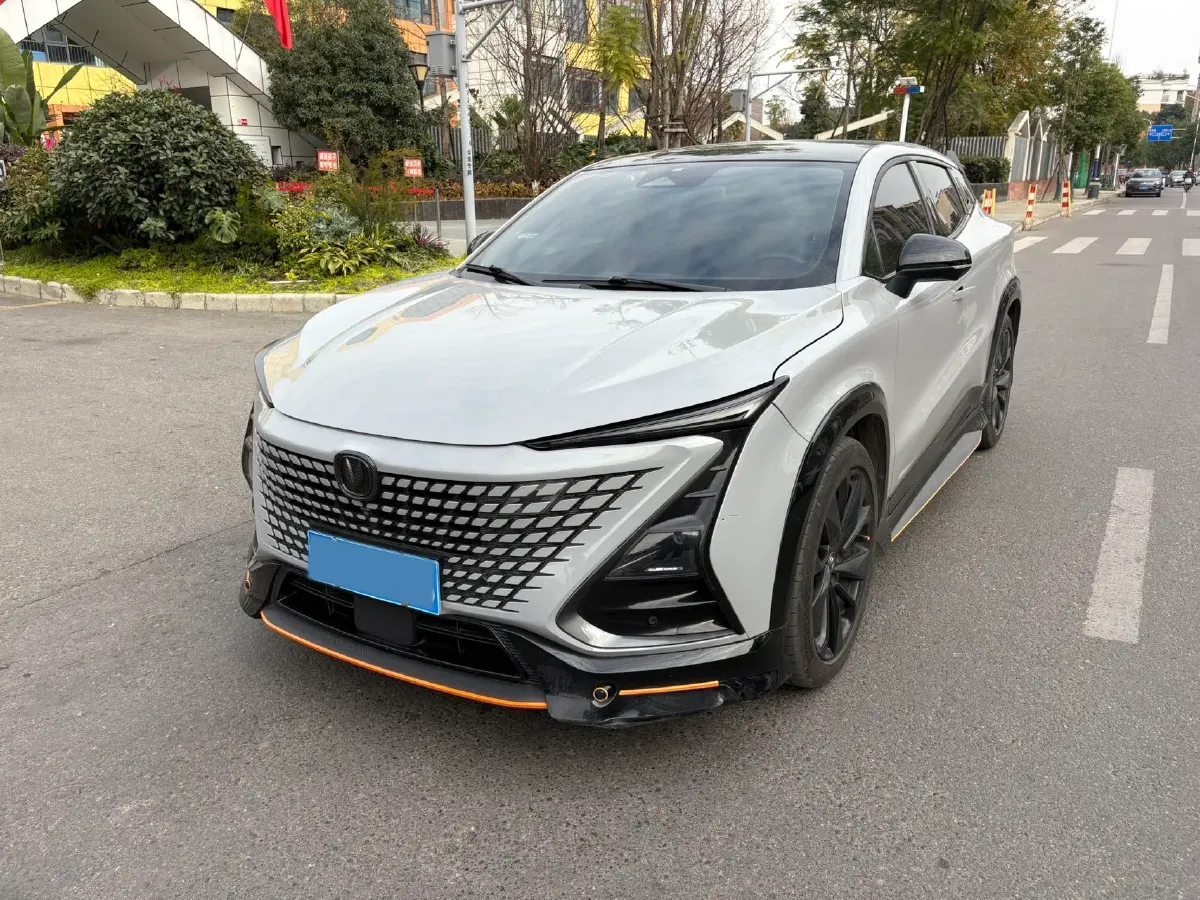 2022 ChangAn UNI-T 1.5T 188HP L4 7DCT,autocango,china used car exporter,china ev exporter,chinese used car exporter,chinese used ev exporter