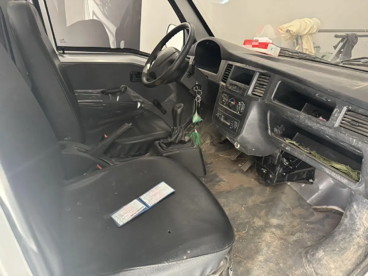 2019 WuLing RongGuang Mini Truck 1.2L 82HP L4 5MT,autocango,china used car exporter,china ev exporter,chinese used car exporter,chinese used ev exporter