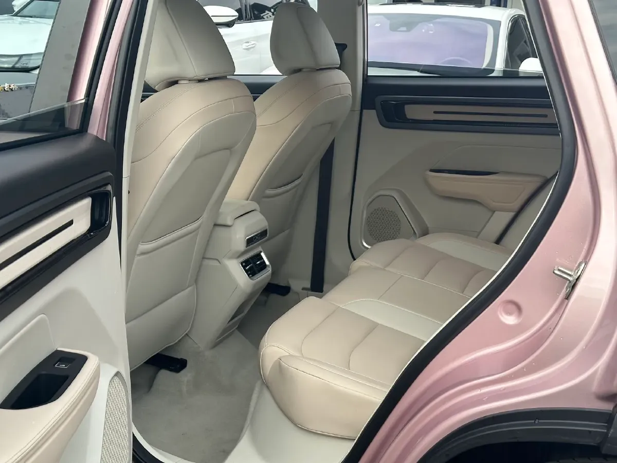 2023 Geely ICON 1.5T 181HP L4 7DCT,autocango,china used car exporter,china ev exporter,chinese used car exporter,chinese used ev exporter