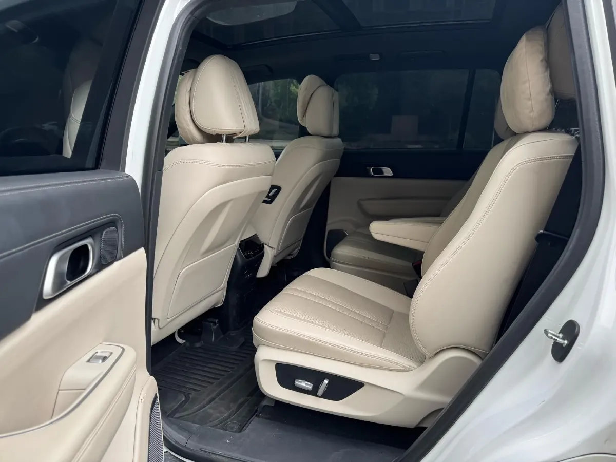 2020 Li ONE Range Extended 131HP REEV 40.5KWH,autocango,china used car exporter,china ev exporter,chinese used car exporter,chinese used ev exporter