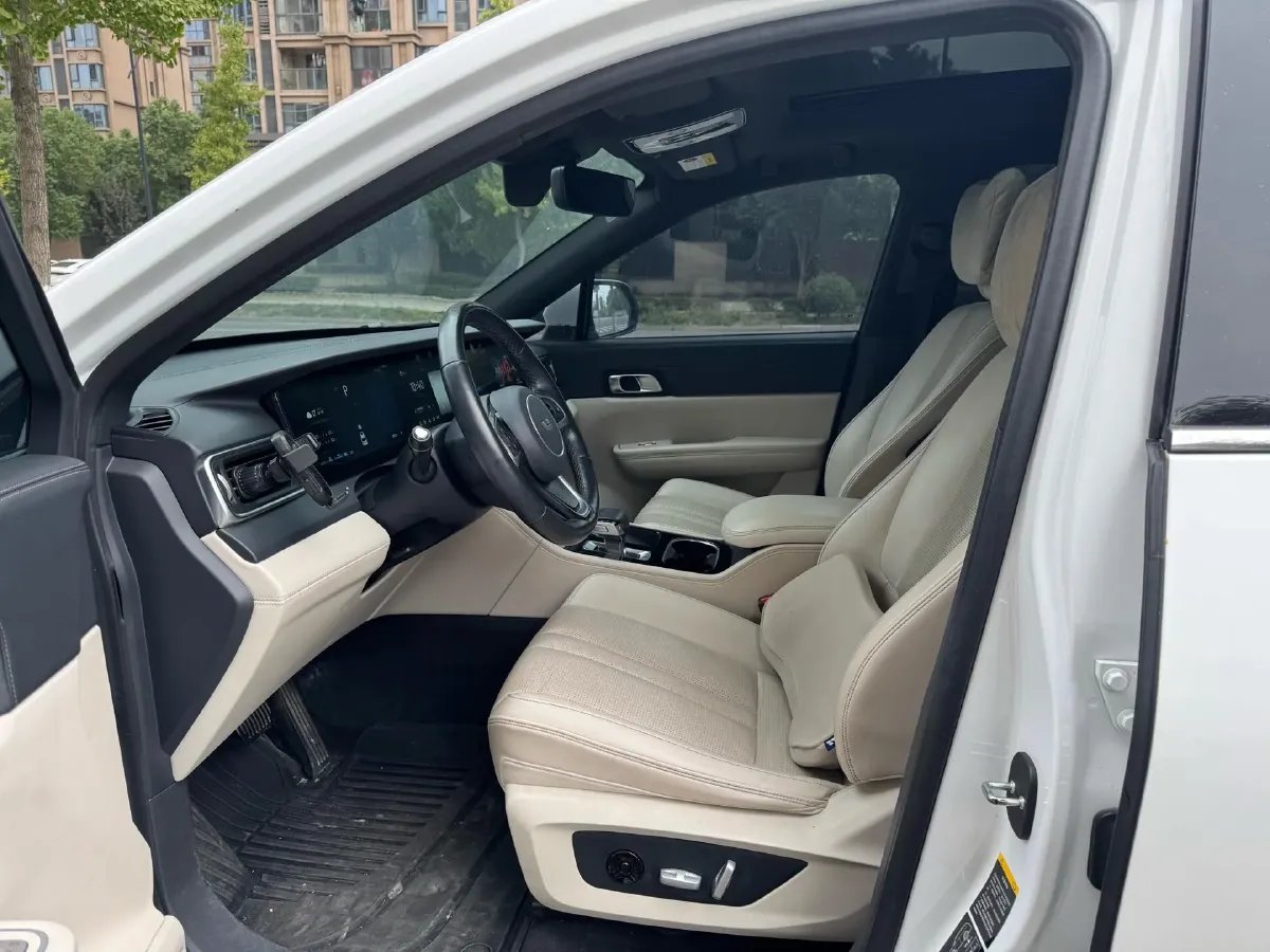 2020 Li ONE Range Extended 131HP REEV 40.5KWH,autocango,china used car exporter,china ev exporter,chinese used car exporter,chinese used ev exporter