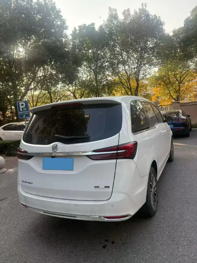2022 Buick GL8 2.0T 237HP L4 9AT,autocango,china used car exporter,china ev exporter,chinese used car exporter,chinese used ev exporter