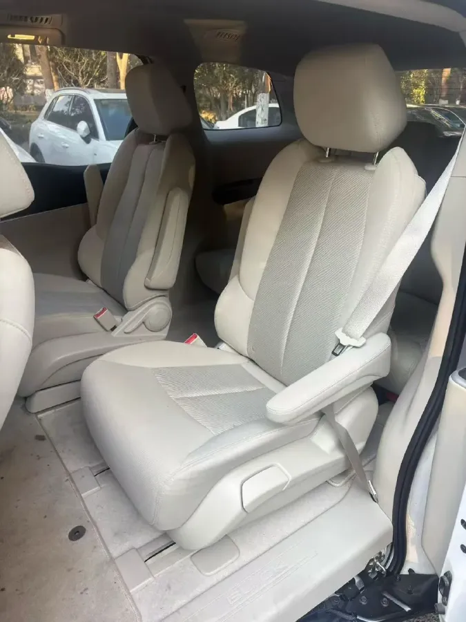 2022 Buick GL8 2.0T 237HP L4 9AT,autocango,china used car exporter,china ev exporter,chinese used car exporter,chinese used ev exporter