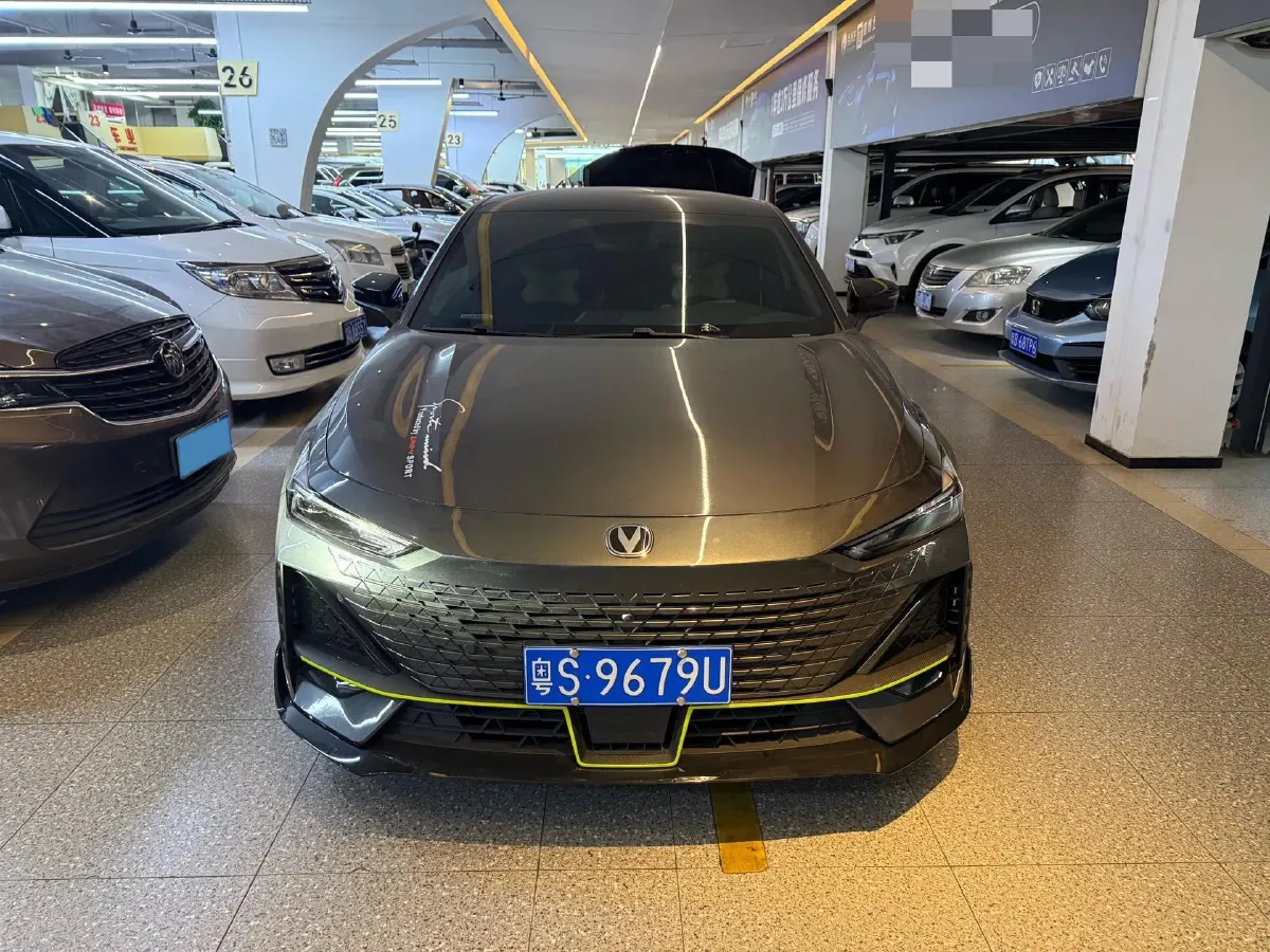 2022 ChangAn UNI-V 1.5T 188HP L4 7DCT,autocango,china used car exporter,china ev exporter,chinese used car exporter,chinese used ev exporter