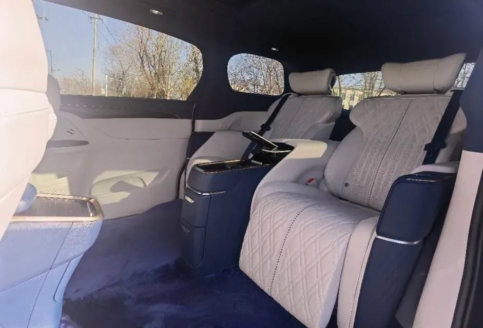 2022 Buick GL8 2.0T 237HP L4 9AT,autocango,china used car exporter,china ev exporter,chinese used car exporter,chinese used ev exporter