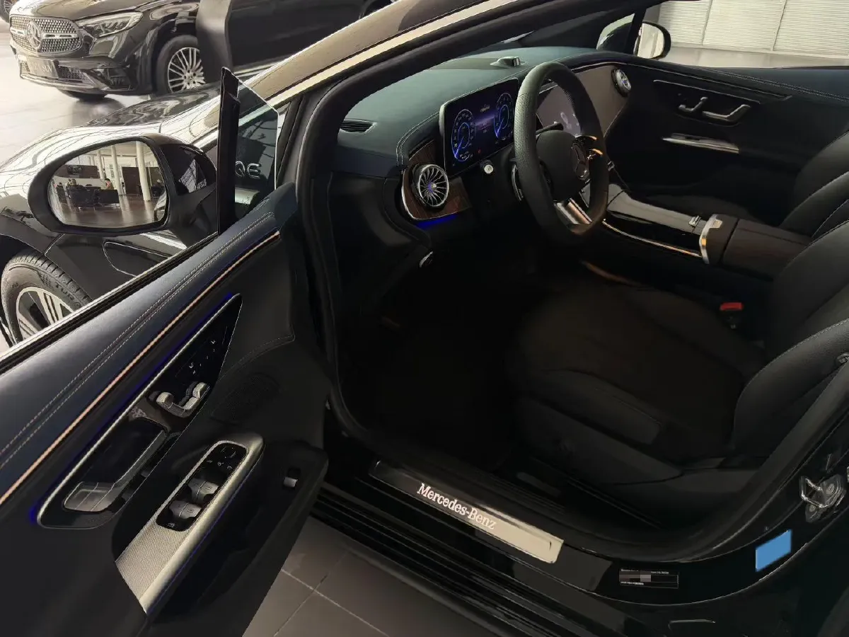 2025 Mercedes-Benz EQE Class BEV 96.1KWH,autocango,china used car exporter,china ev exporter,chinese used car exporter,chinese used ev exporter
