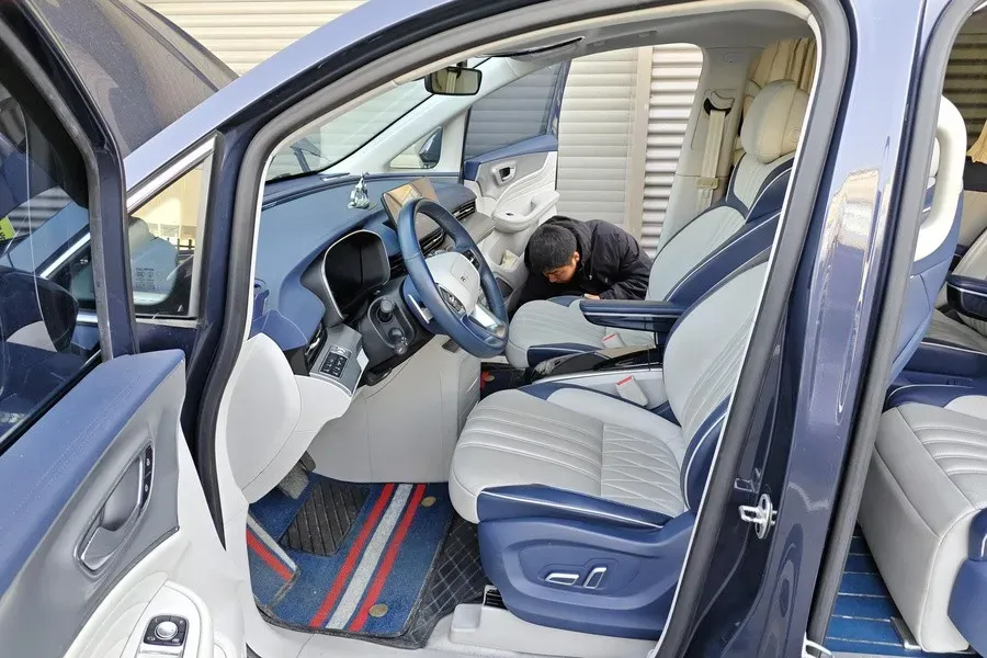 2021 Roewe iMAX8 2.0T 234HP L4 8AT,autocango,china used car exporter,china ev exporter,chinese used car exporter,chinese used ev exporter