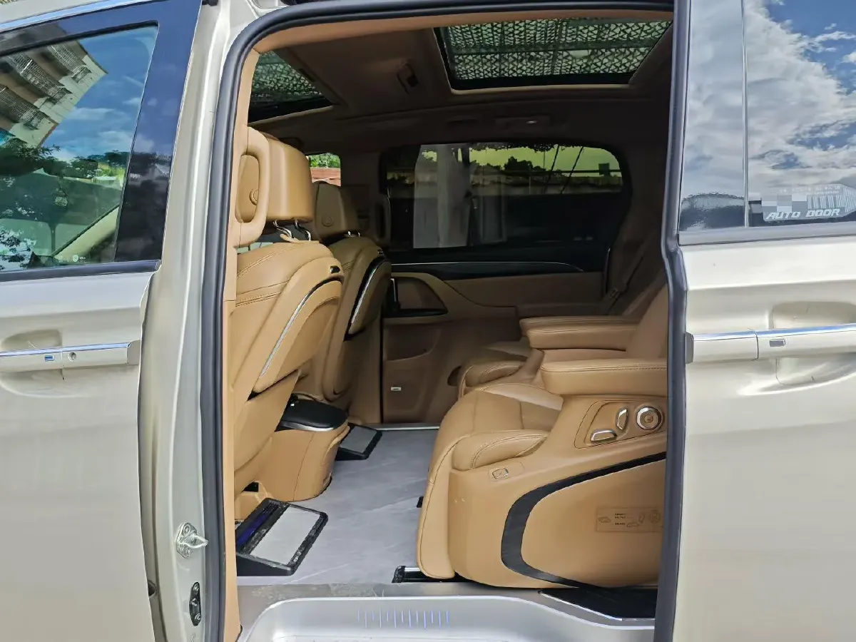 2021 Buick GL8 2.0T 237HP L4 9AT,autocango,china used car exporter,china ev exporter,chinese used car exporter,chinese used ev exporter