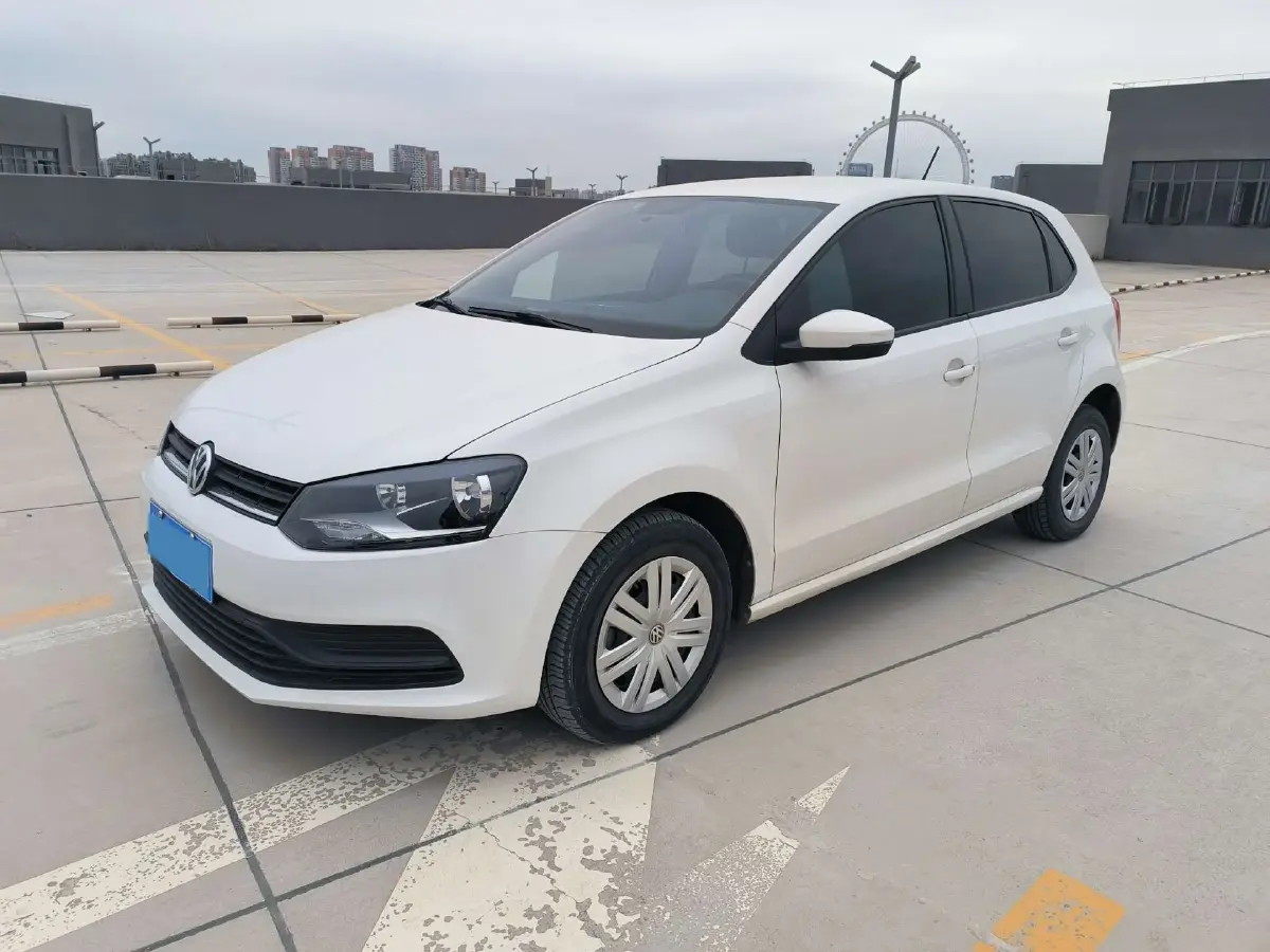 2016 Volkswagen Polo 1.4L 90HP L4 6AT