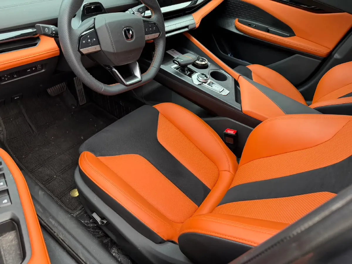 2023 ChangAn UNI-V 1.5T 188HP L4 7DCT,autocango,china used car exporter,china ev exporter,chinese used car exporter,chinese used ev exporter