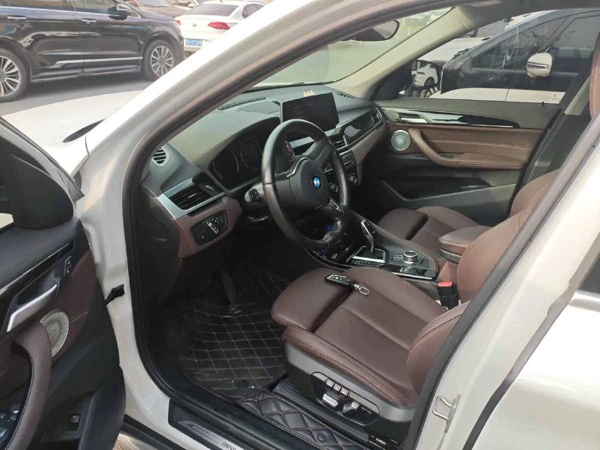 2021 BMW X1 1.5T 140HP L3 7DCT,autocango,china used car exporter,china ev exporter,chinese used car exporter,chinese used ev exporter