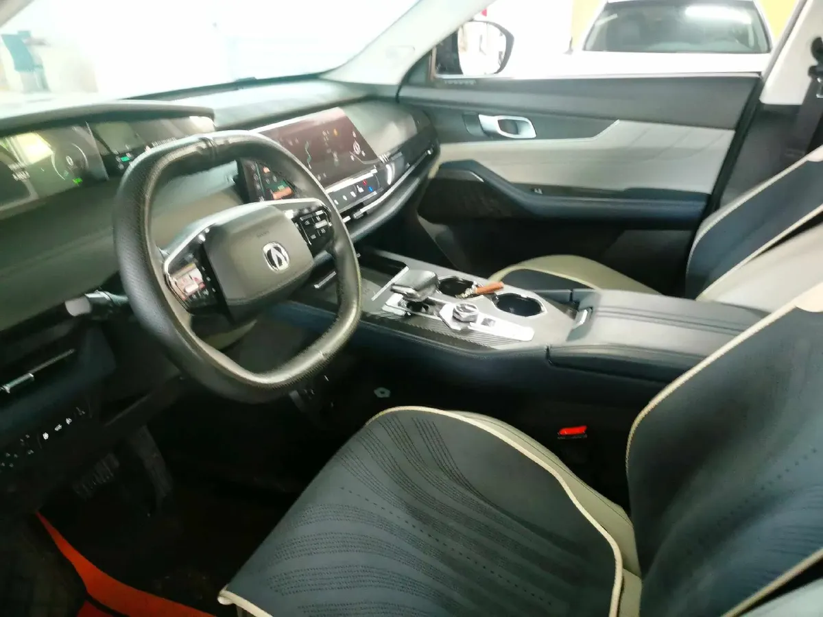 2023 ChangAn UNI-K iDD 1.5T 170HP L4 6TCT PHEV 28.39KWH,autocango,china used car exporter,china ev exporter,chinese used car exporter,chinese used ev exporter