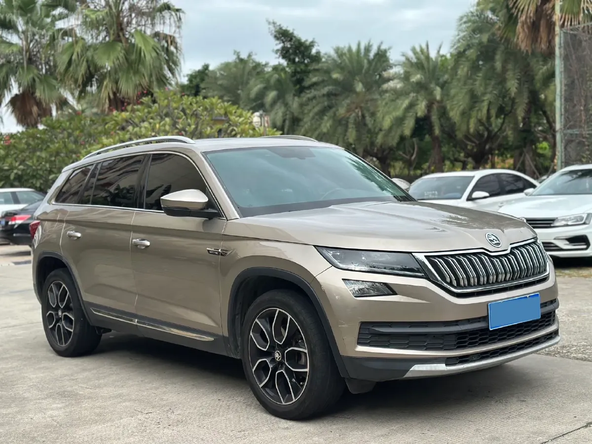 2018 Skoda Kodiak 2.0T 186HP L4 7DCT,autocango,china used car exporter,china ev exporter,chinese used car exporter,chinese used ev exporter