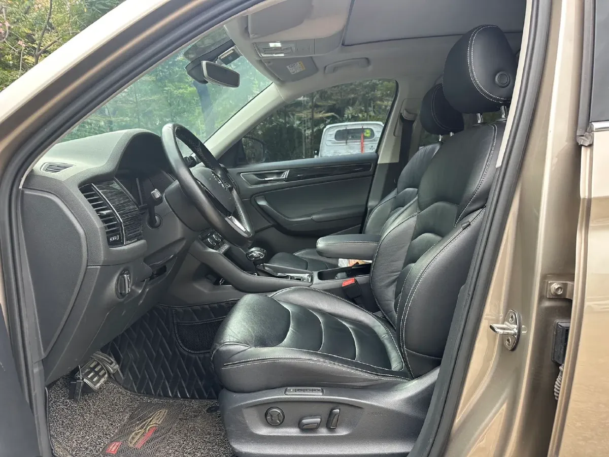 2018 Skoda Kodiak 2.0T 186HP L4 7DCT,autocango,china used car exporter,china ev exporter,chinese used car exporter,chinese used ev exporter