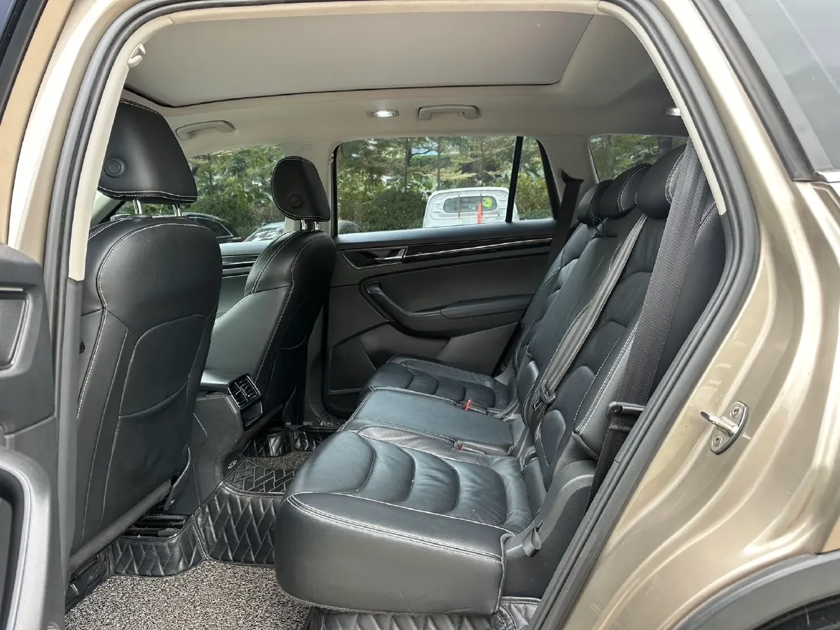 2018 Skoda Kodiak 2.0T 186HP L4 7DCT,autocango,china used car exporter,china ev exporter,chinese used car exporter,chinese used ev exporter