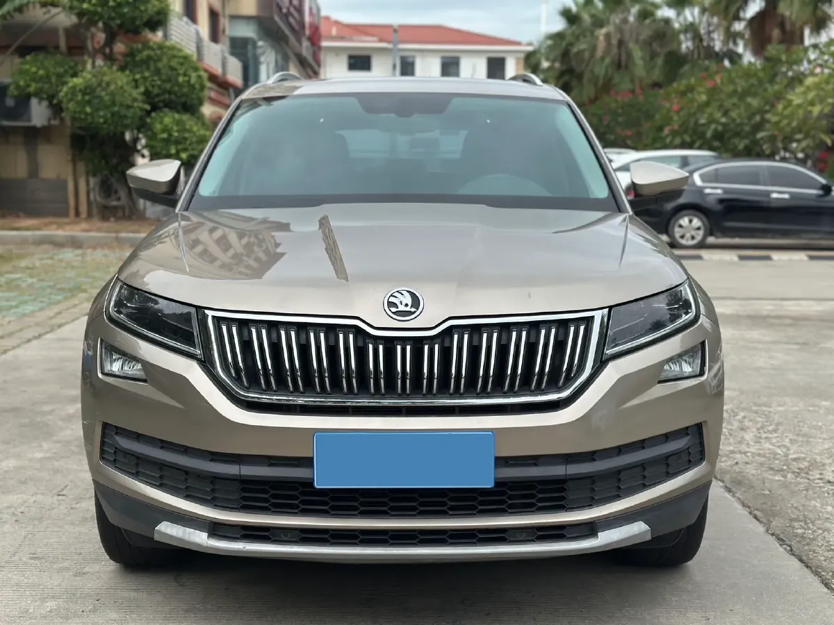 2018 Skoda Kodiak 2.0T 186HP L4 7DCT,autocango,china used car exporter,china ev exporter,chinese used car exporter,chinese used ev exporter