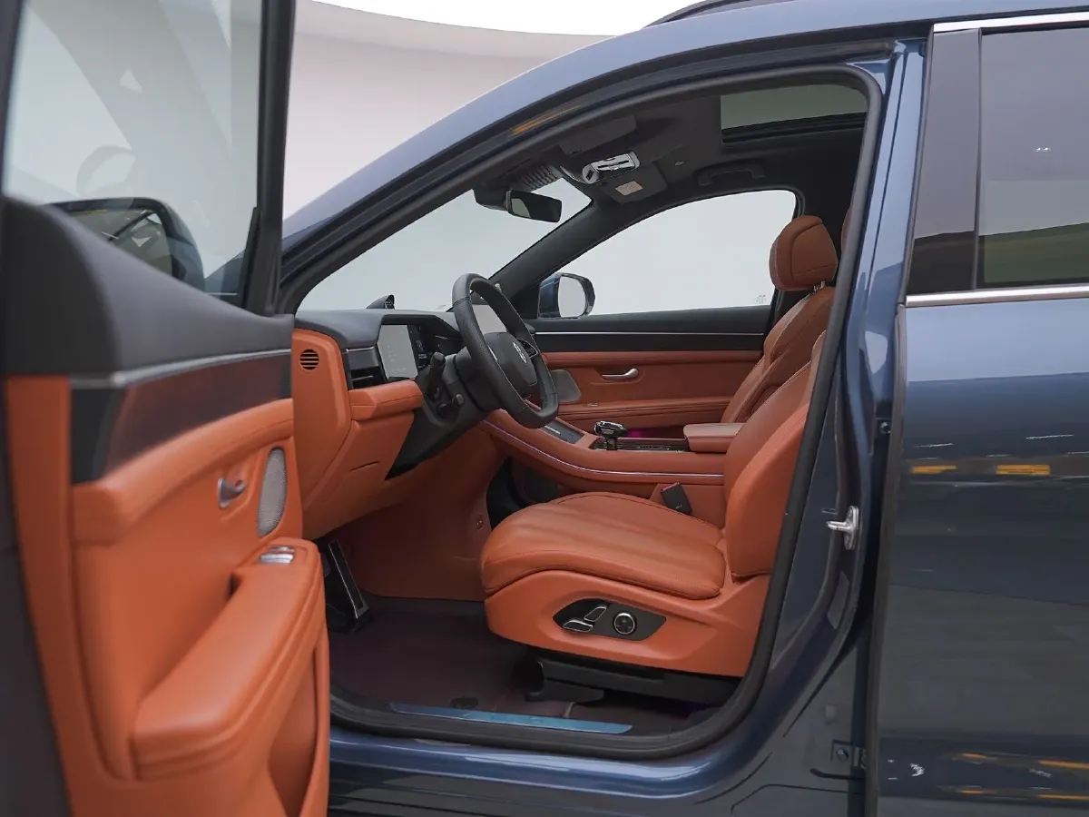 2024 AITO AITO M7 1.5T 152HP L4 REEV 42KWH,autocango,china used car exporter,china ev exporter,chinese used car exporter,chinese used ev exporter