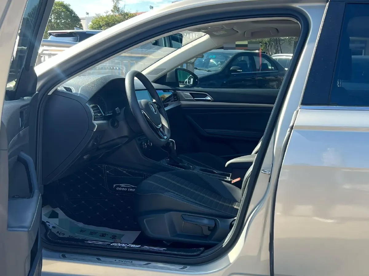 2018 Skoda Karoq 1.4T 150HP L4 7DCT,autocango,china used car exporter,china ev exporter,chinese used car exporter,chinese used ev exporter