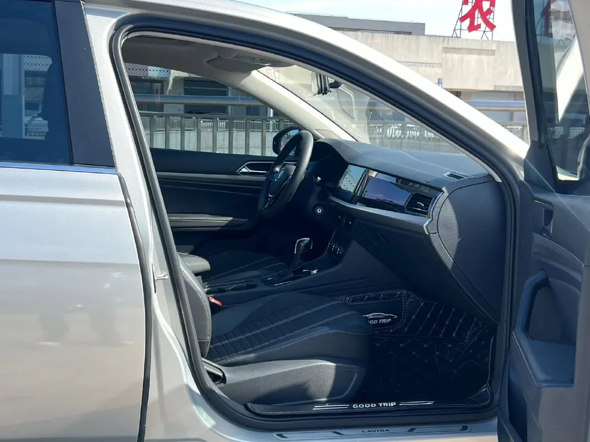 2018 Skoda Karoq 1.4T 150HP L4 7DCT,autocango,china used car exporter,china ev exporter,chinese used car exporter,chinese used ev exporter