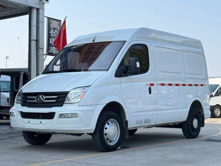 2023 MAXUS XinTu V80 2.0T 127HP L4 6MT