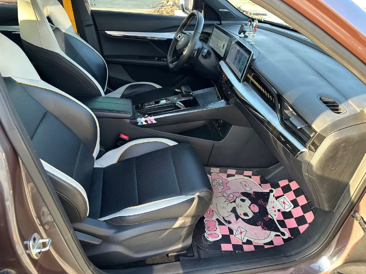 2022 MG 5 Scorpio 1.5T 181HP L4 7DCT,autocango,china used car exporter,china ev exporter,chinese used car exporter,chinese used ev exporter