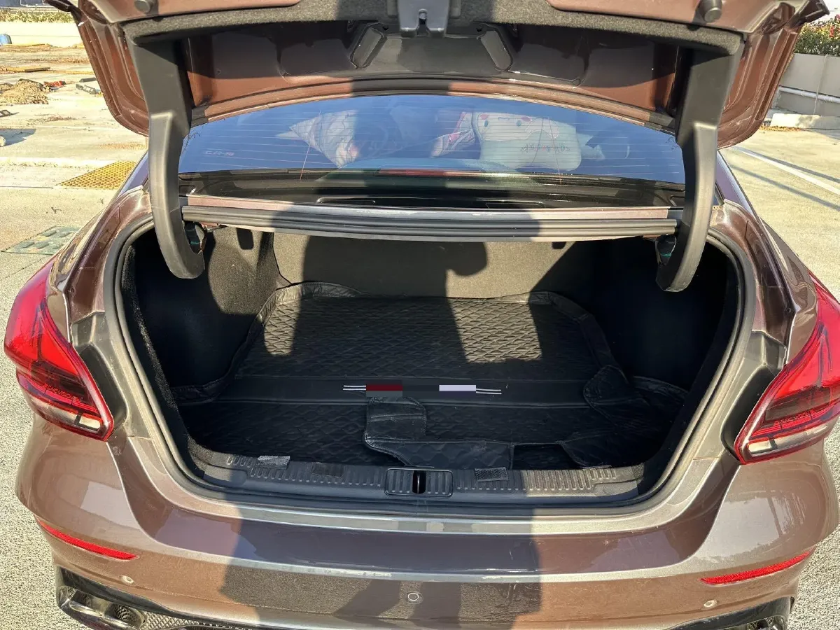 2022 MG 5 Scorpio 1.5T 181HP L4 7DCT,autocango,china used car exporter,china ev exporter,chinese used car exporter,chinese used ev exporter