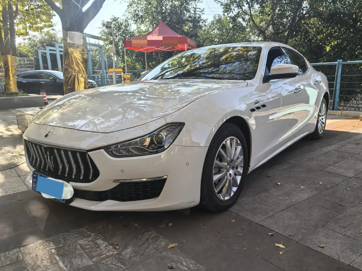 2021 Maserati Ghibli 2.0T 330HP L4 8AT 2021 Maserati Ghibli 2.0T 330HP L4 8AT