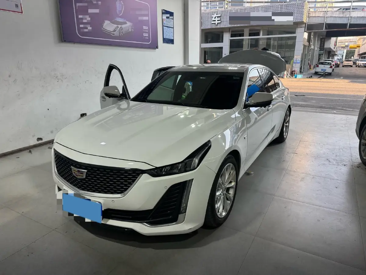 2022 Cadillac CT5 2.0T 237HP L4 10AT