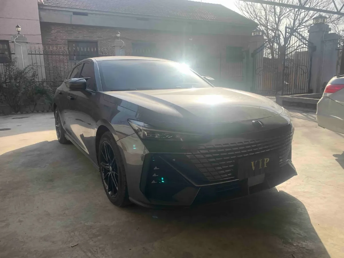 2022 ChangAn UNI-V 1.5T 188HP L4 7DCT,autocango,china used car exporter,china ev exporter,chinese used car exporter,chinese used ev exporter